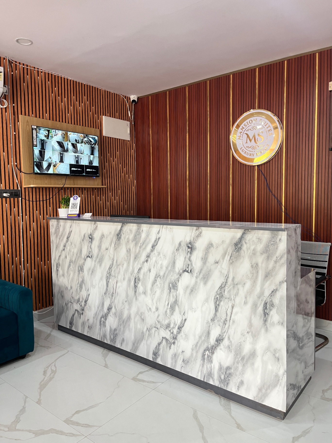 Reception desk